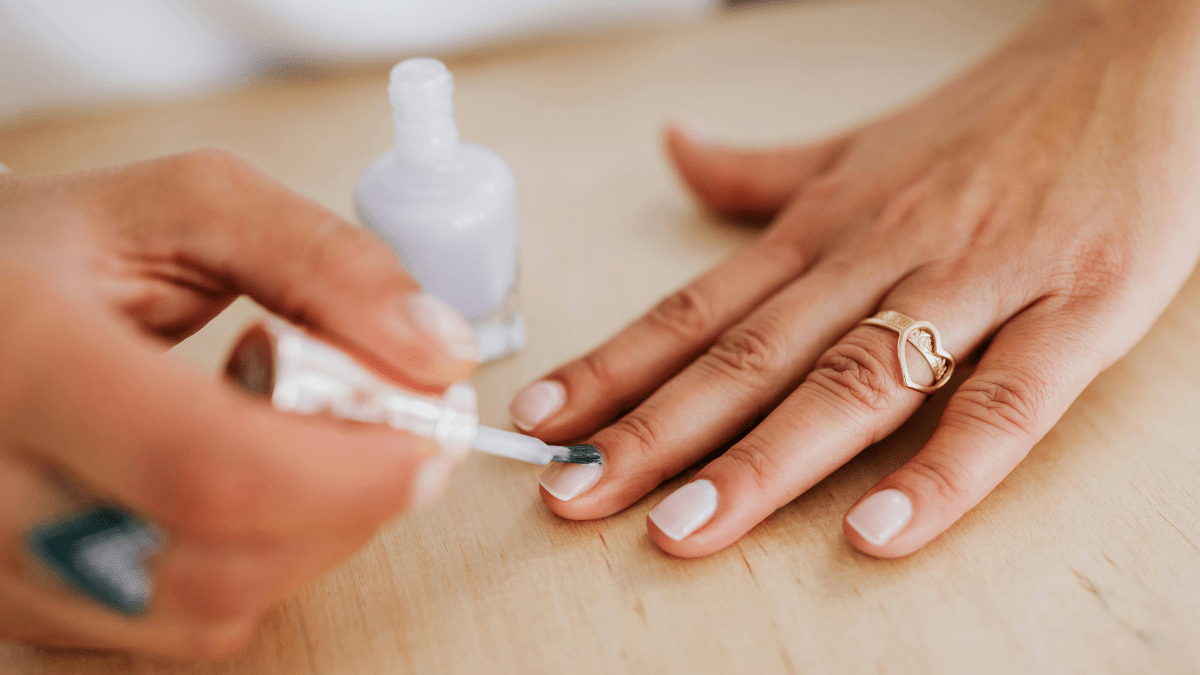 Guia Completo para Unhas Lisas e Saudáveis: Diga Adeus às Ondulações