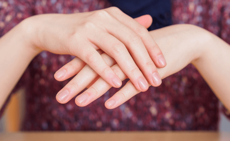 Descubra as 7 Principais Causas das Unhas Onduladas e Como Tratar