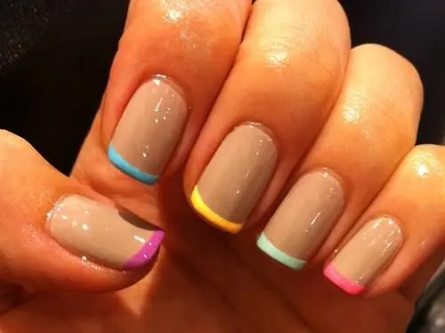 como aplicar pedrarias em unhas para carnaval