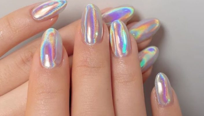 como aplicar pedrarias em unhas para carnaval