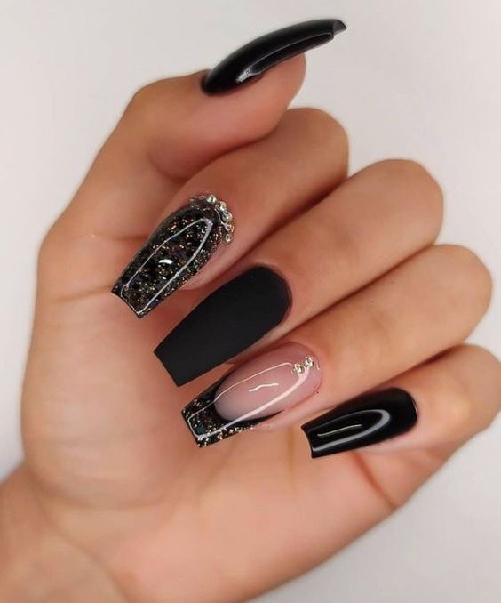 Unhas pretas decoradas fáceis
