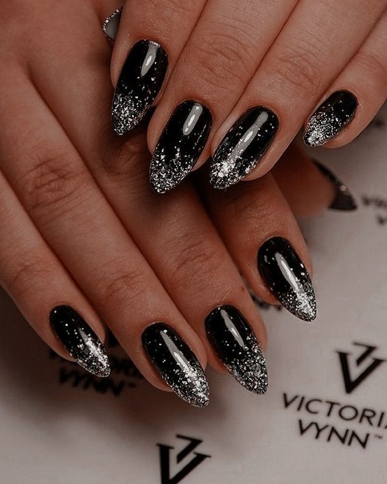 Decorações Criativas com Esmalte Preto: Tendências e Inspirações