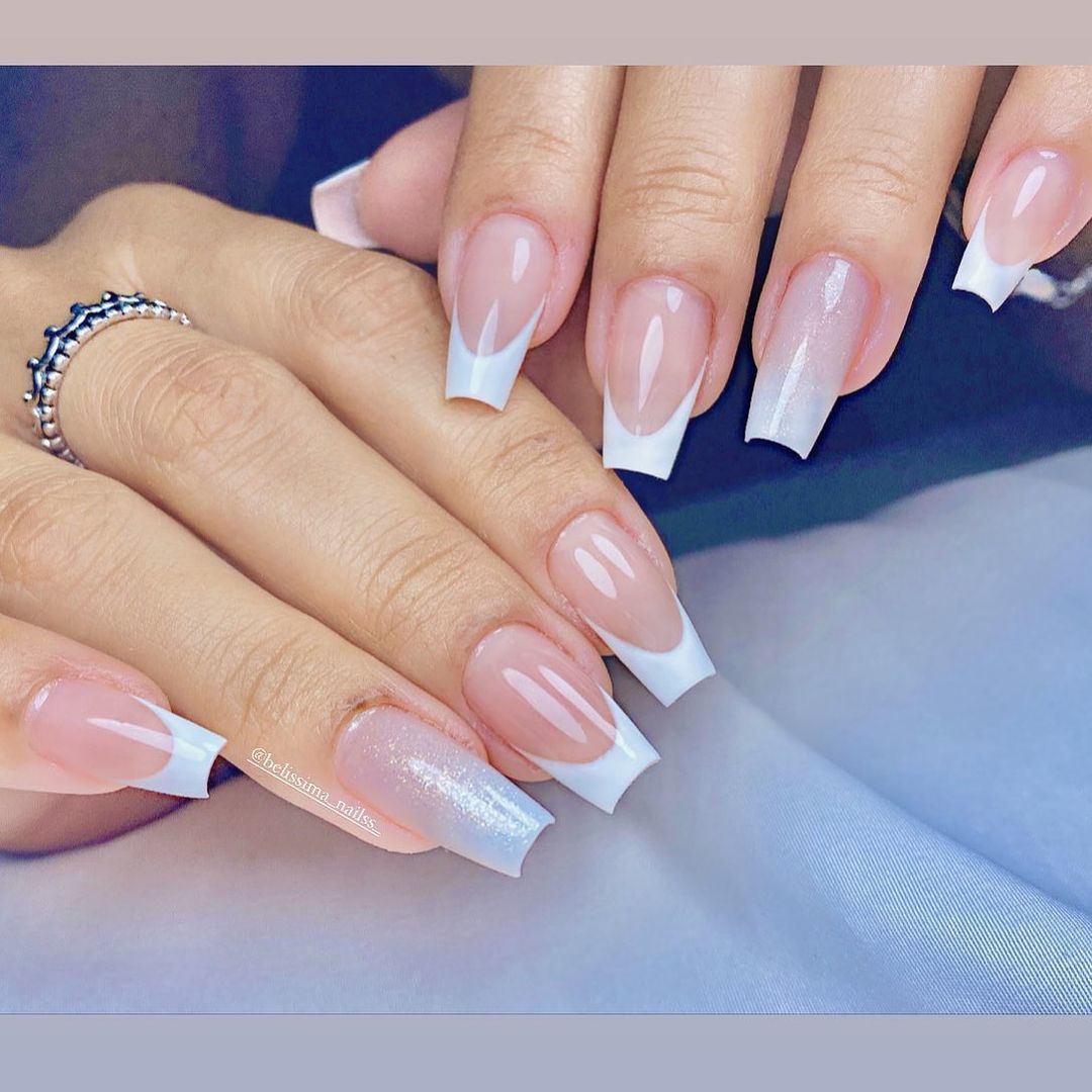 Unhas quadradas francesinha reversa