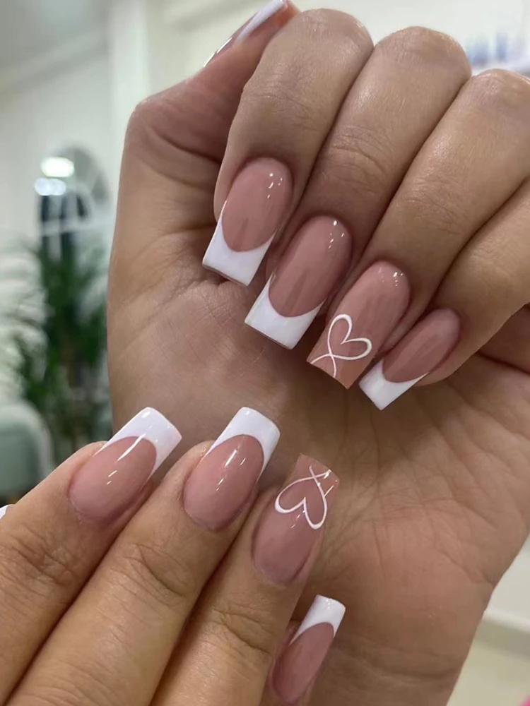 Unhas quadradas francesinha reversa
