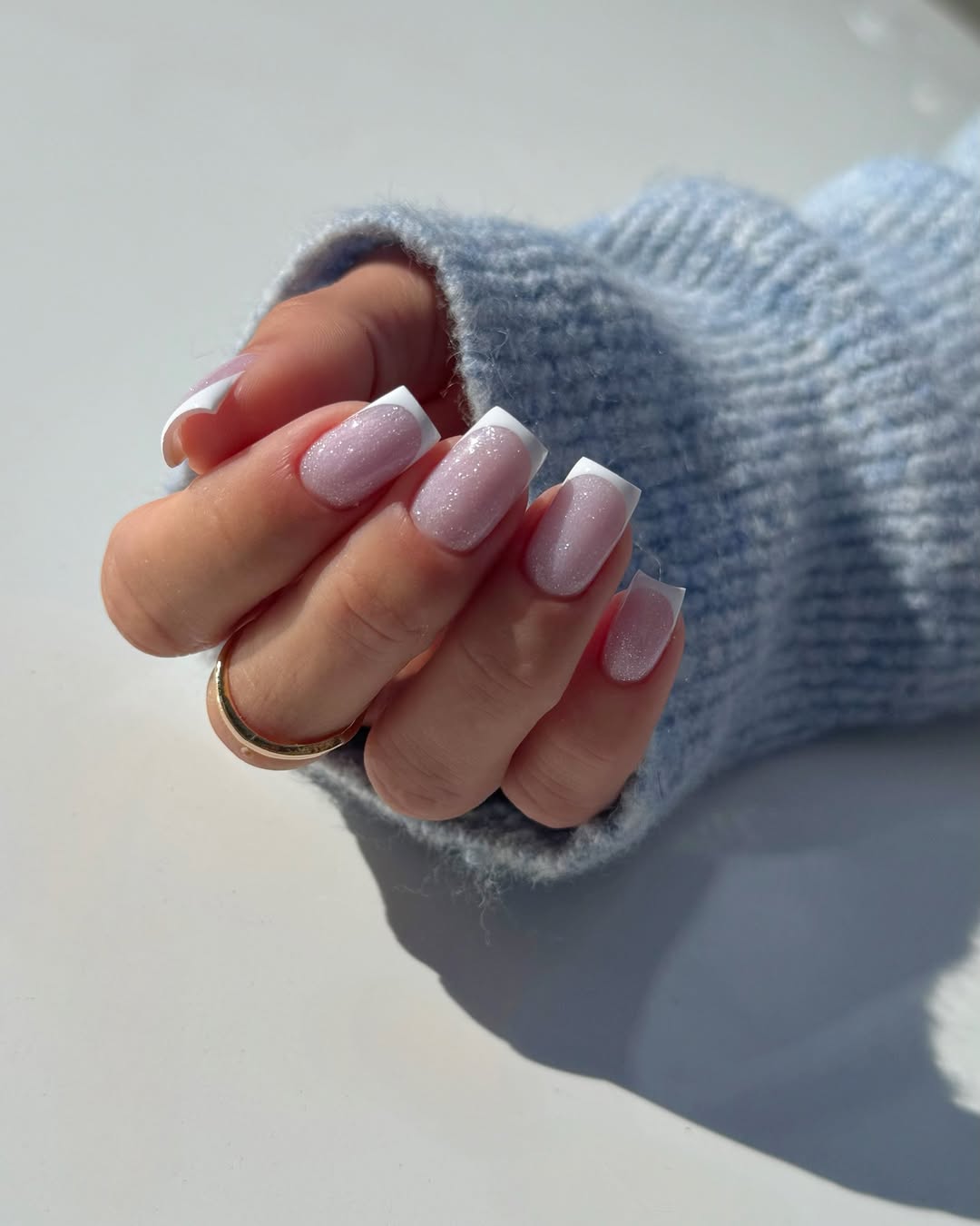 Unhas quadradas francesinha invertida (moon nails)