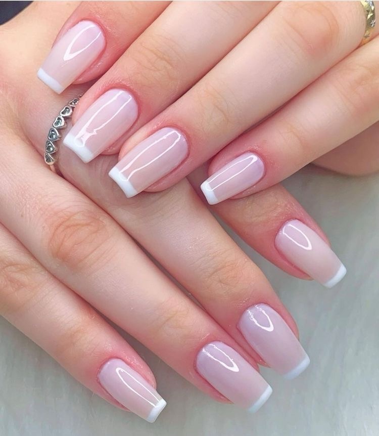 ideias de unhas simples e delicadas para o dia a dia