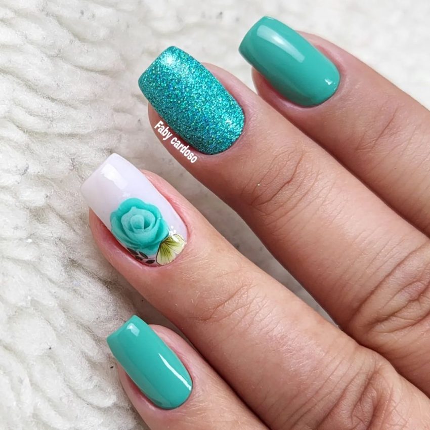 manicure unha verde