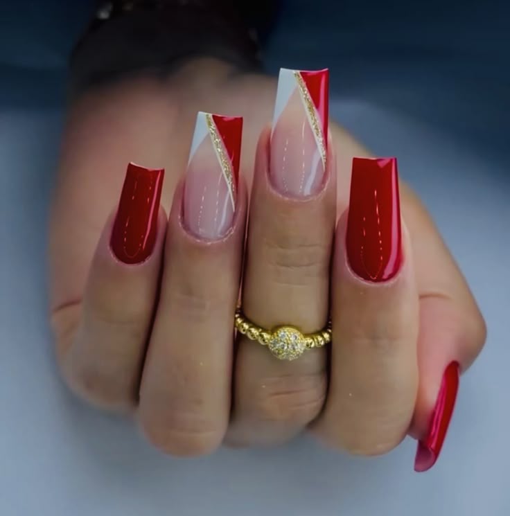 unhas vermelhas e brancas para festas
