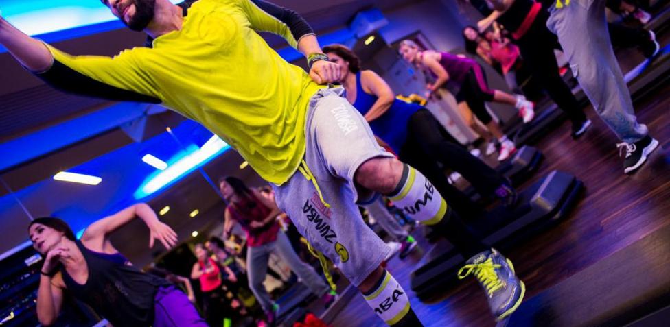 As Melhores Playlists de Zumba no YouTube para Treinar em Casa em 2025