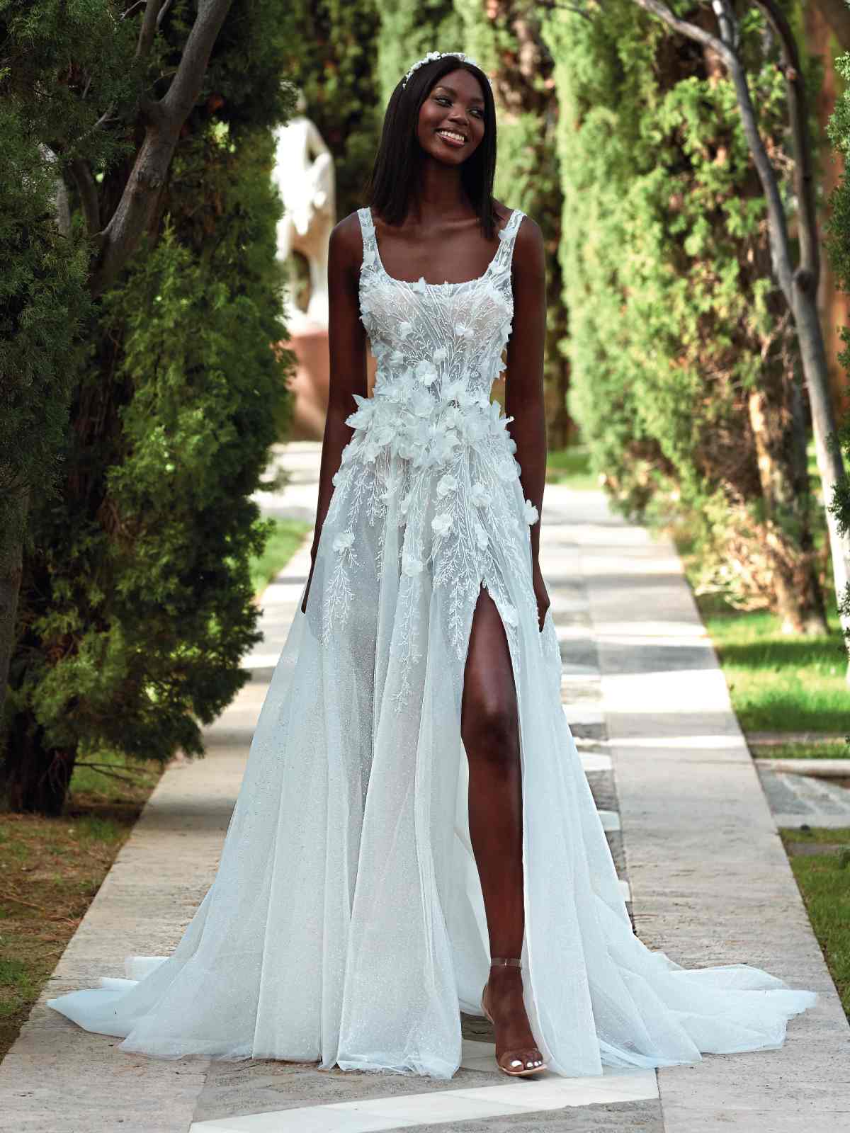 Looks de festa com vestido branco transparente: Inspirações e dicas