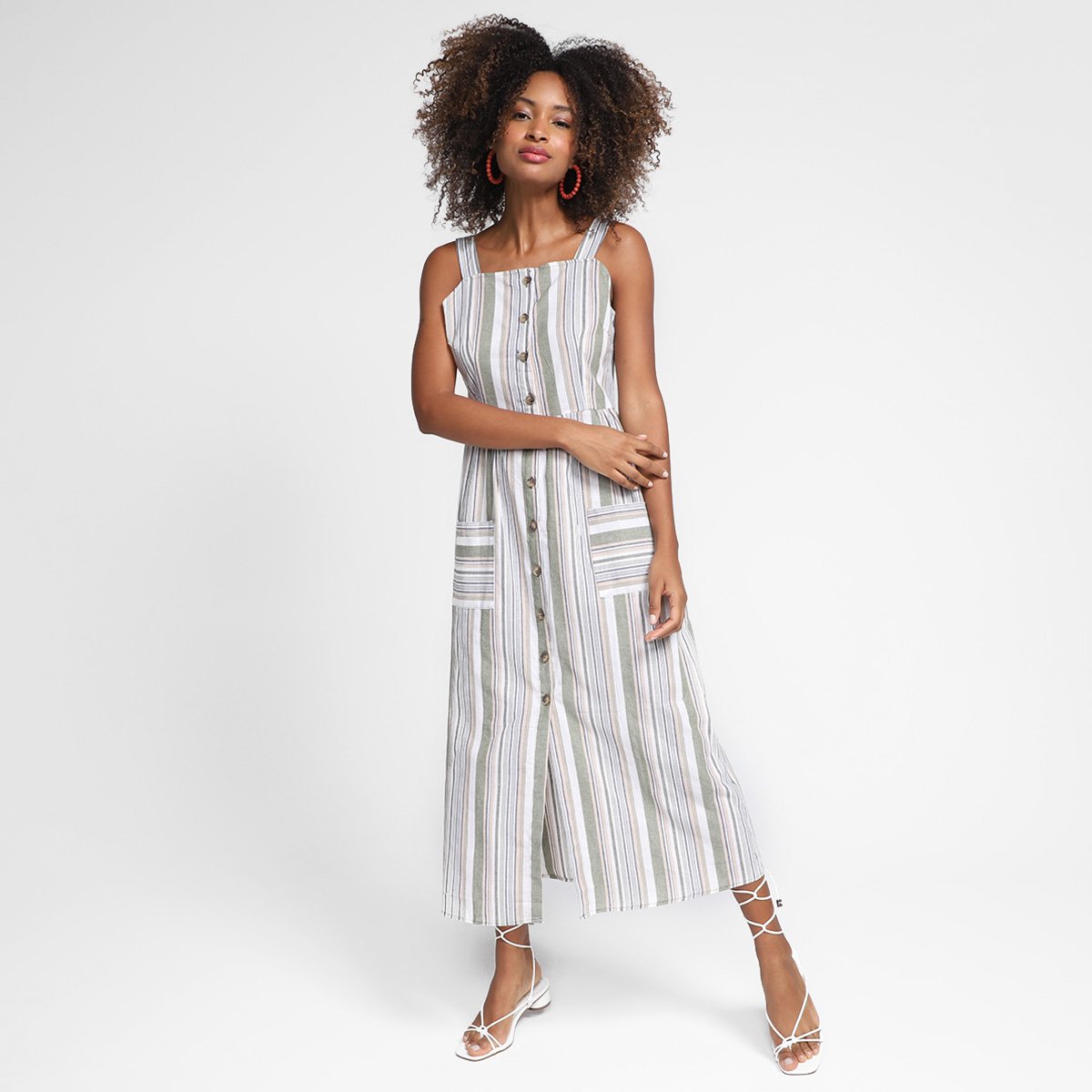 Vestido Listrado Com Tenis