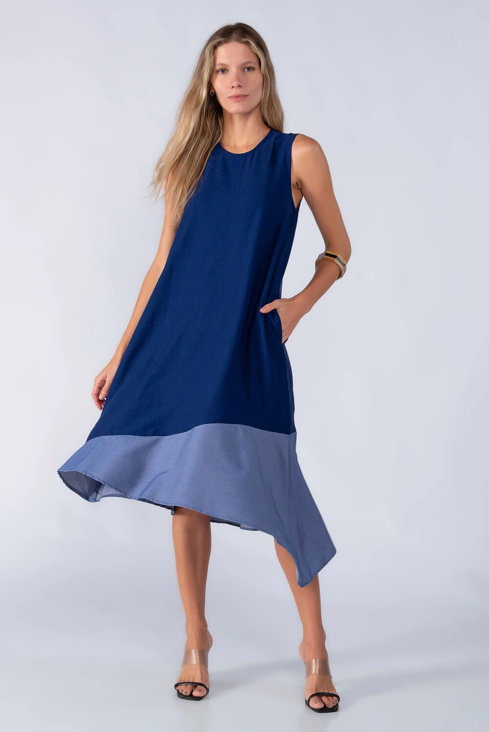 vestido trapézio com babados