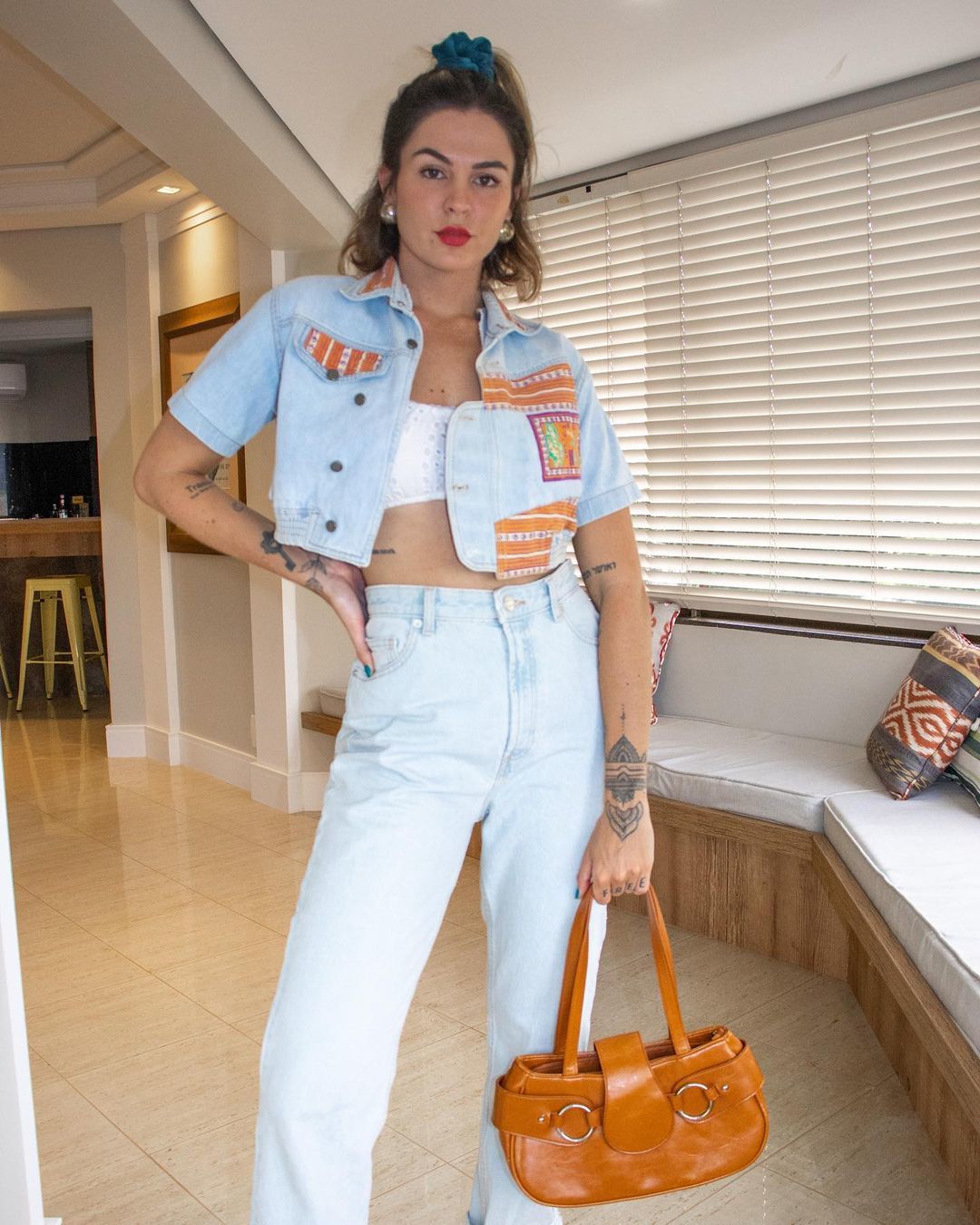 Power Dressing: A Força das Ombreiras e o Estilo Executivo dos Anos 80