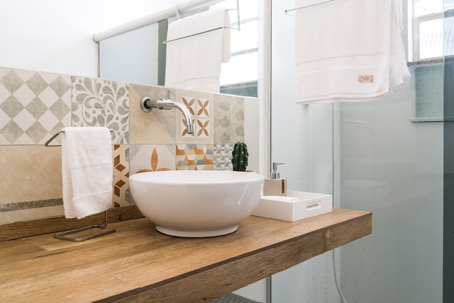 bancada porcelanato banheiro moderna