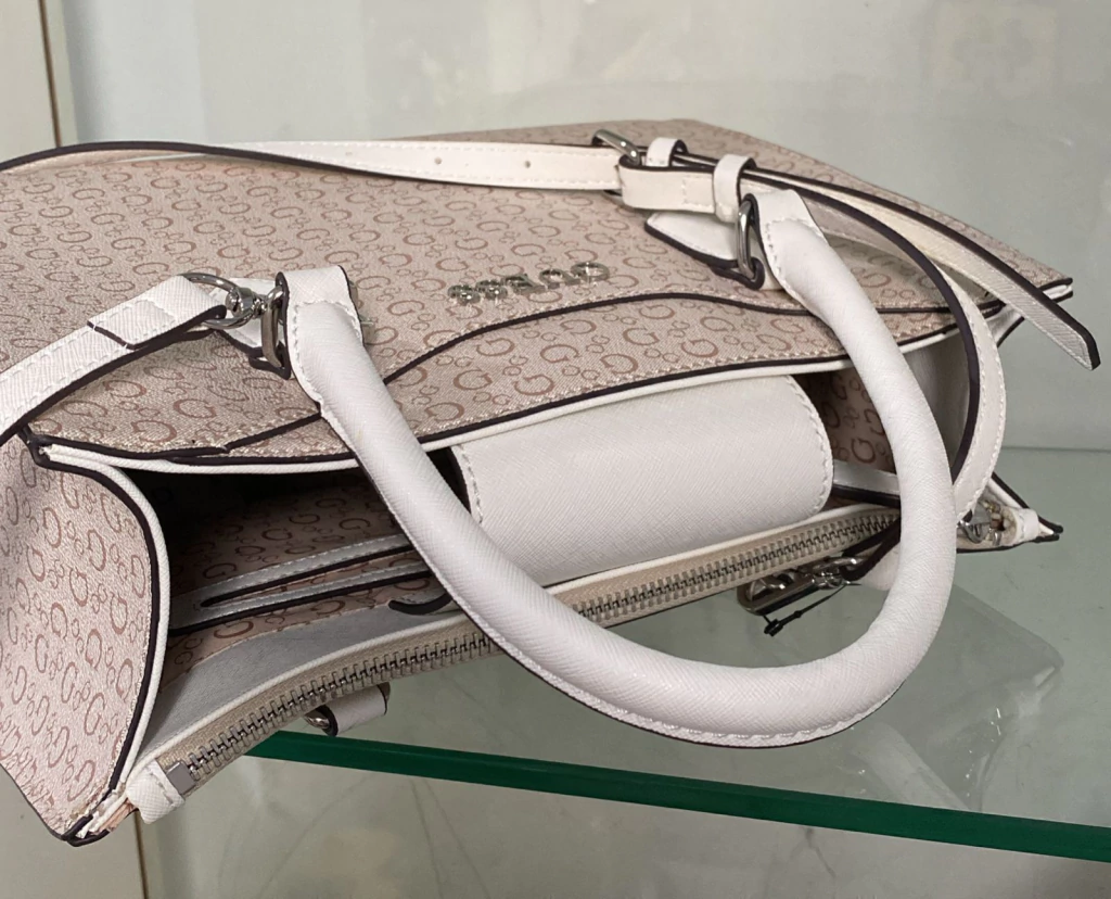 bolsa Guess de ombro branca