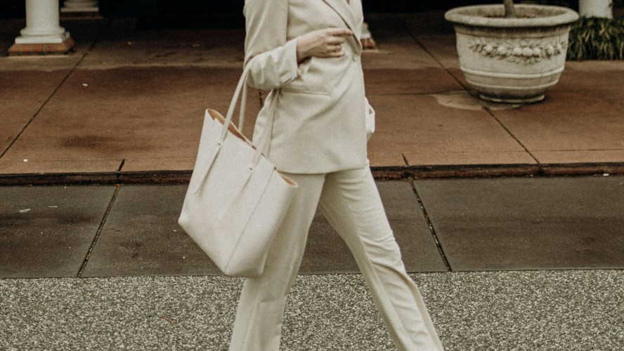 bolsa tote de couro looks