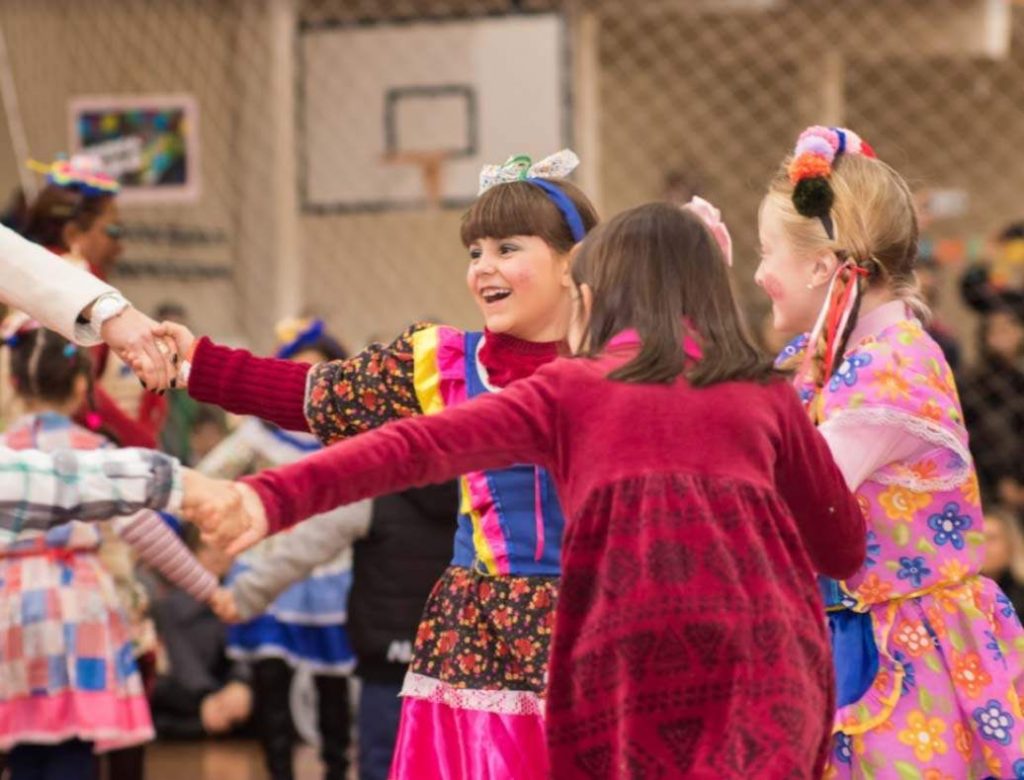 brincadeiras juninas criativas