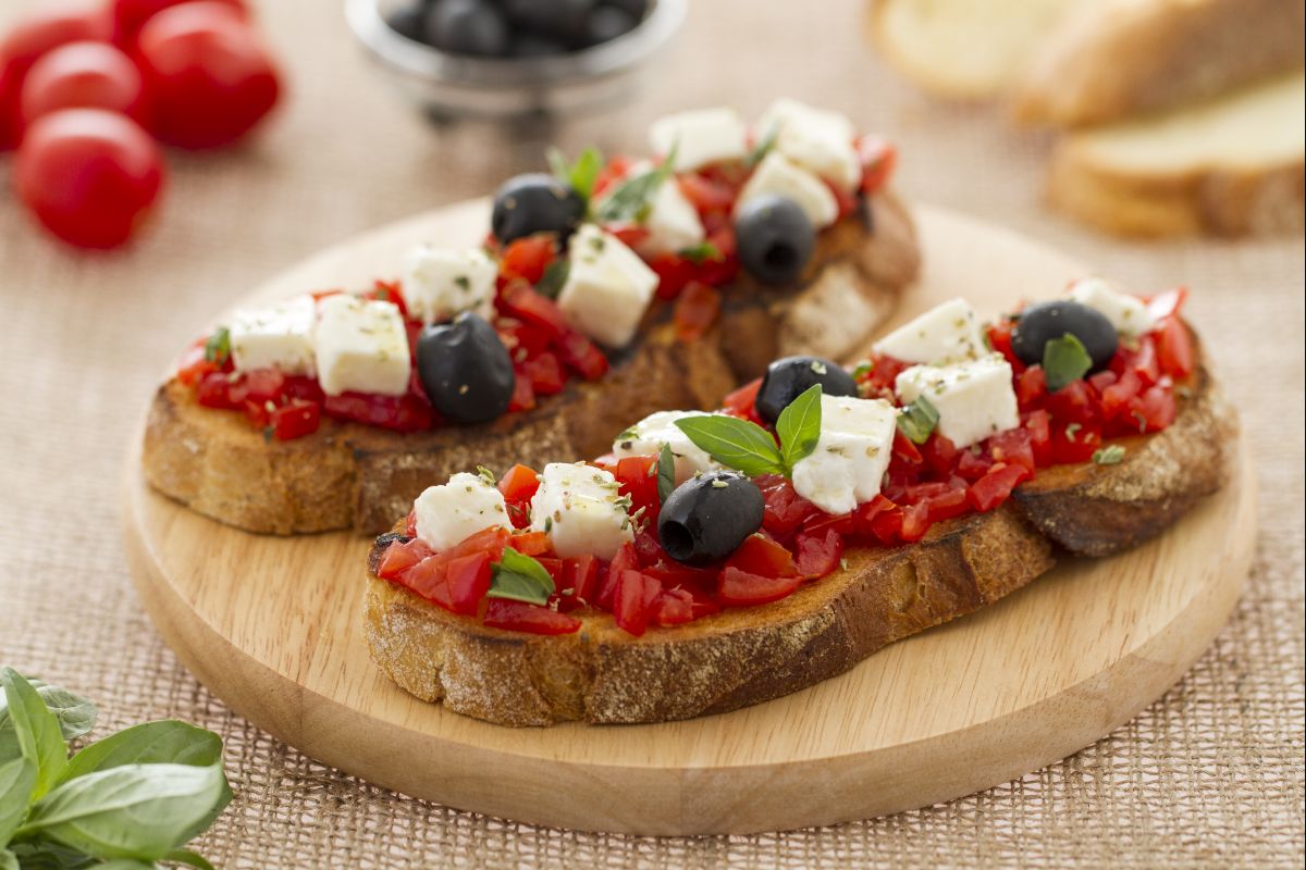 bruschetta caprese simples