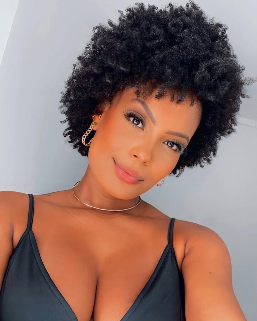 cabelo curto feminino crespo