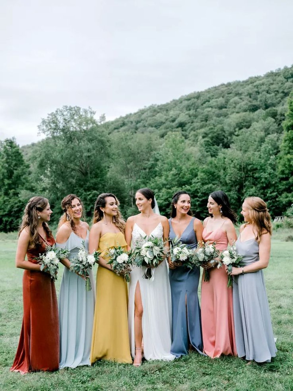 penteado madrinha casamento com vestido longo