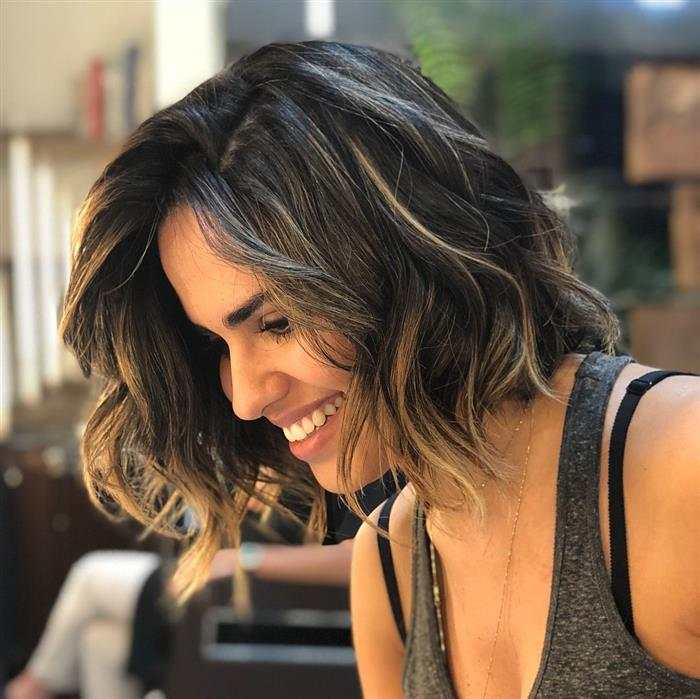 cabelo médio ondulado