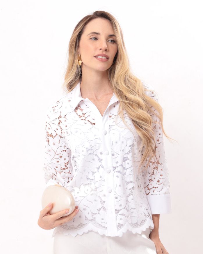 camisa de alfaiataria com renda
