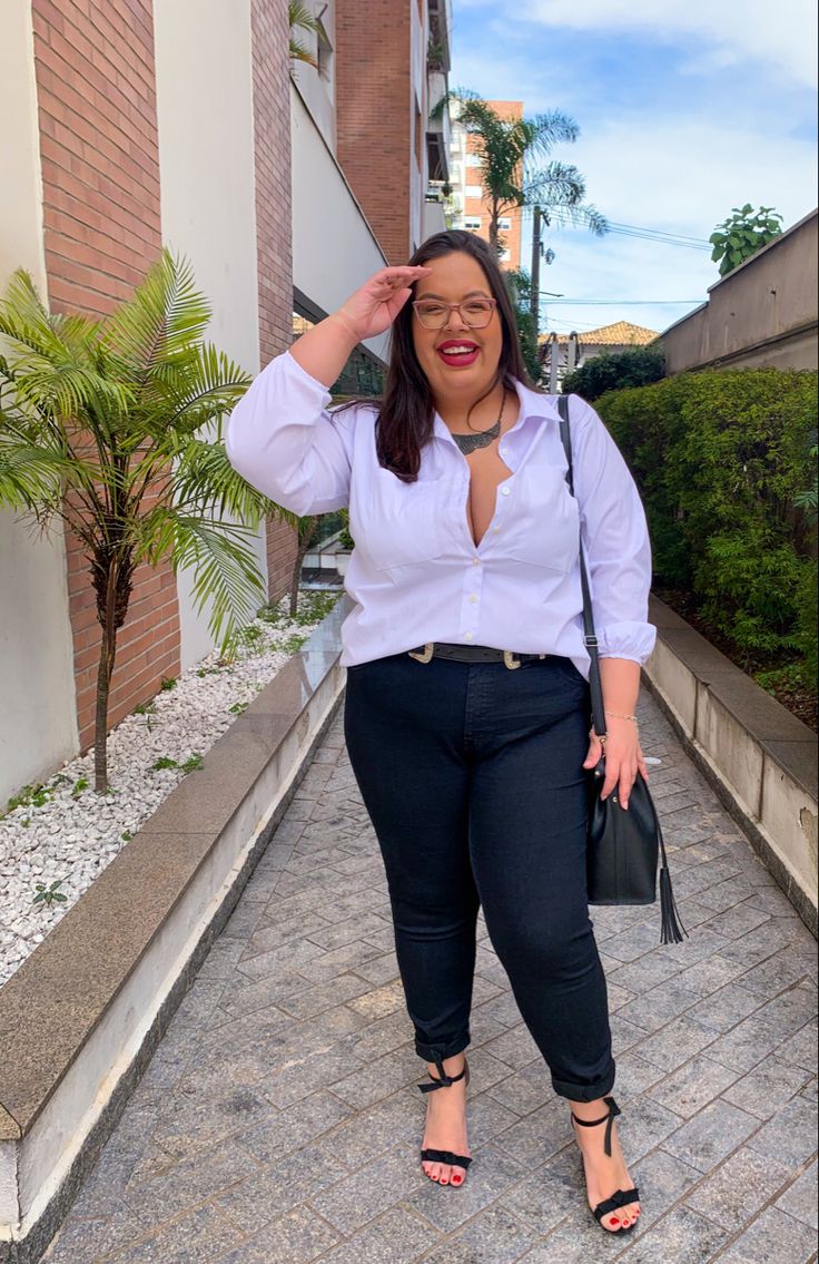 camisa social plus size com calça jeans
