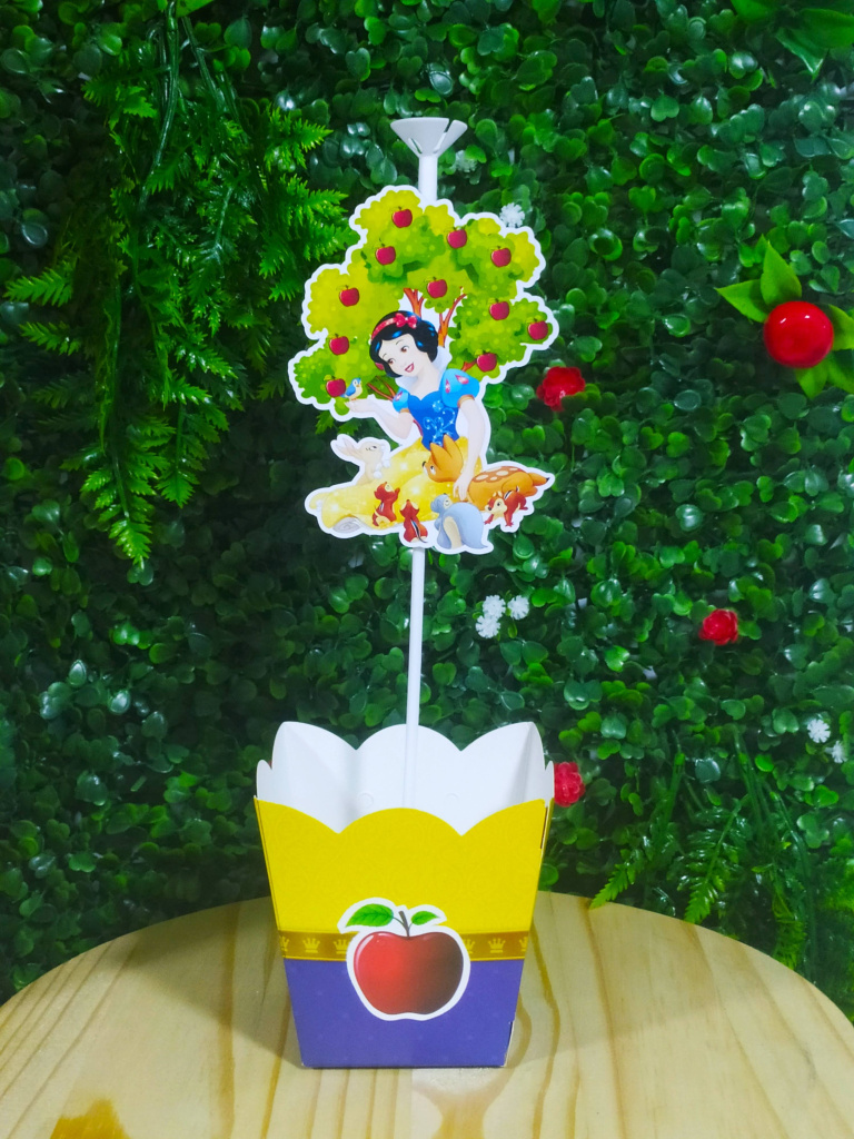 centro de mesa Branca de Neve com espelho mágico