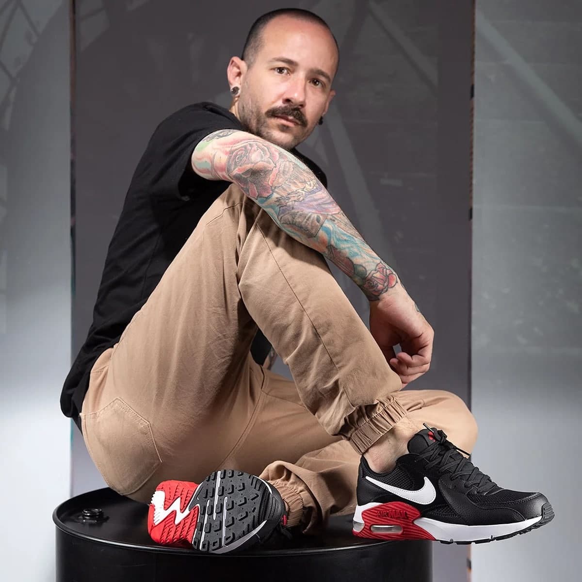 estilo streetwear com chinelo