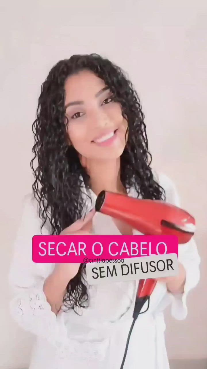 evitar frizz cabelo cacheado secagem
