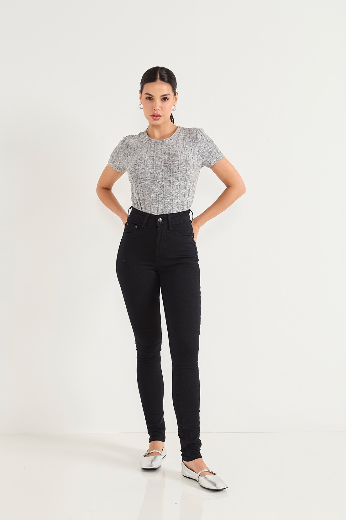 como usar calça preta skinny sem marcar
