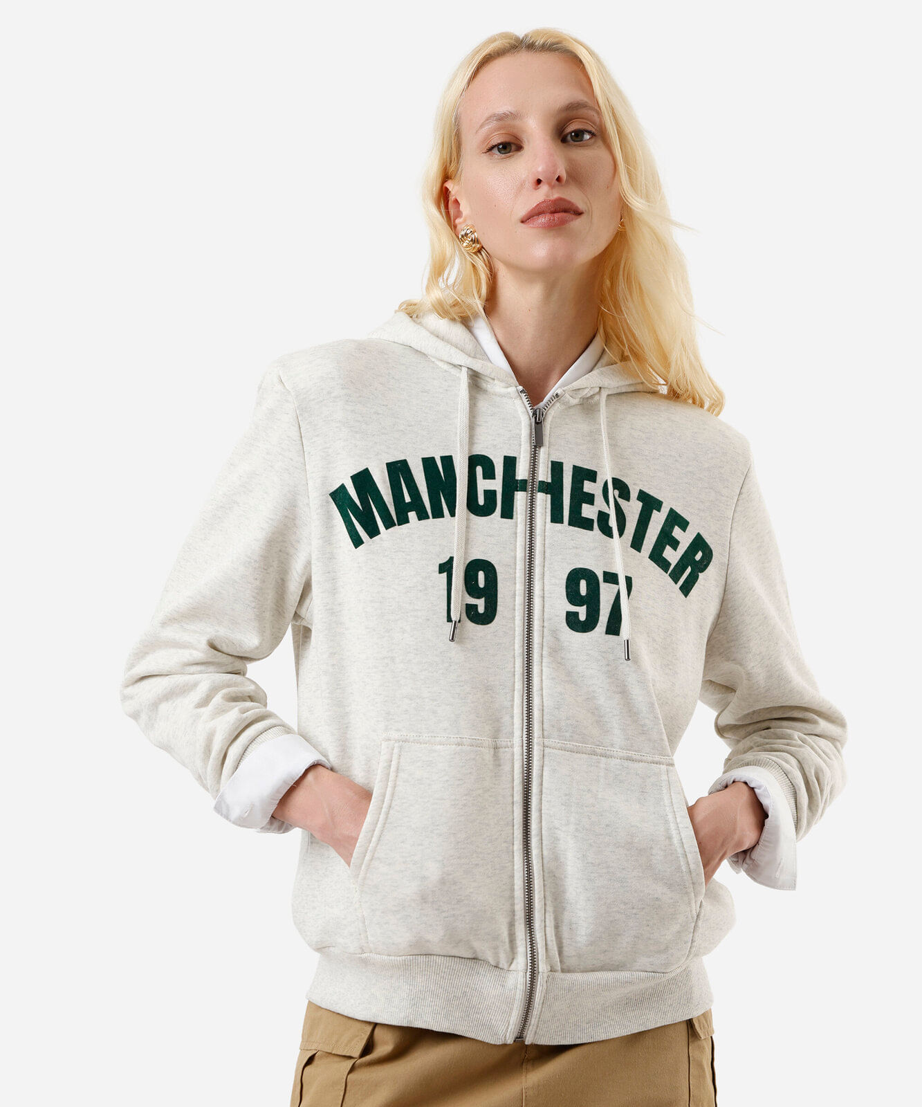 como combinar moletom branco feminino