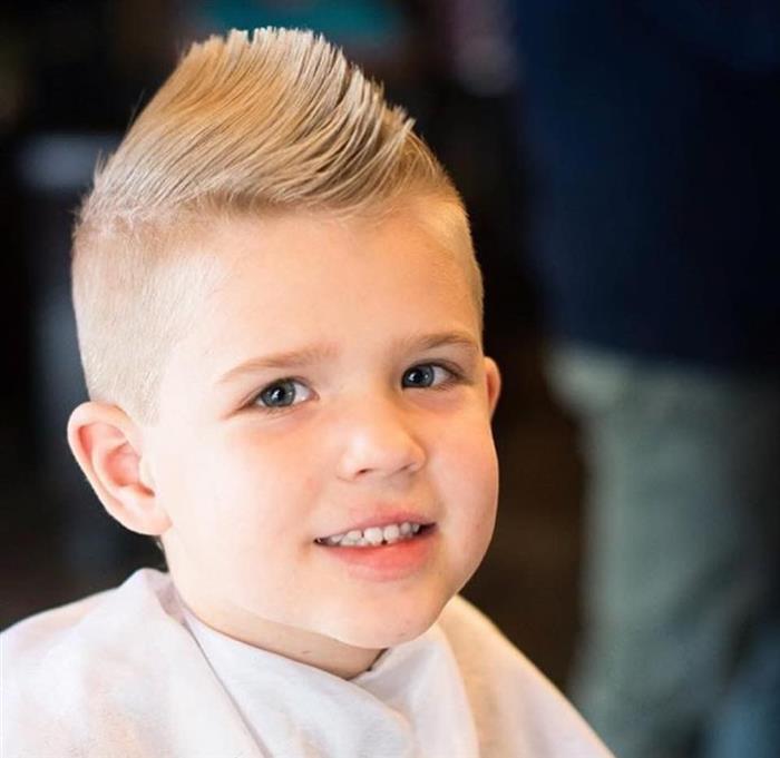 corte de cabelo liso para criança masculina