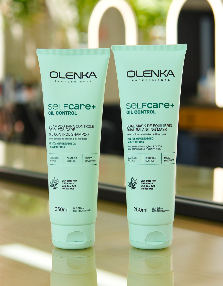 como aplicar creme em cabelo oleoso