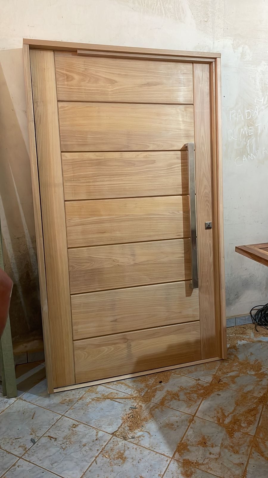 modelos de porta de madeira para sala