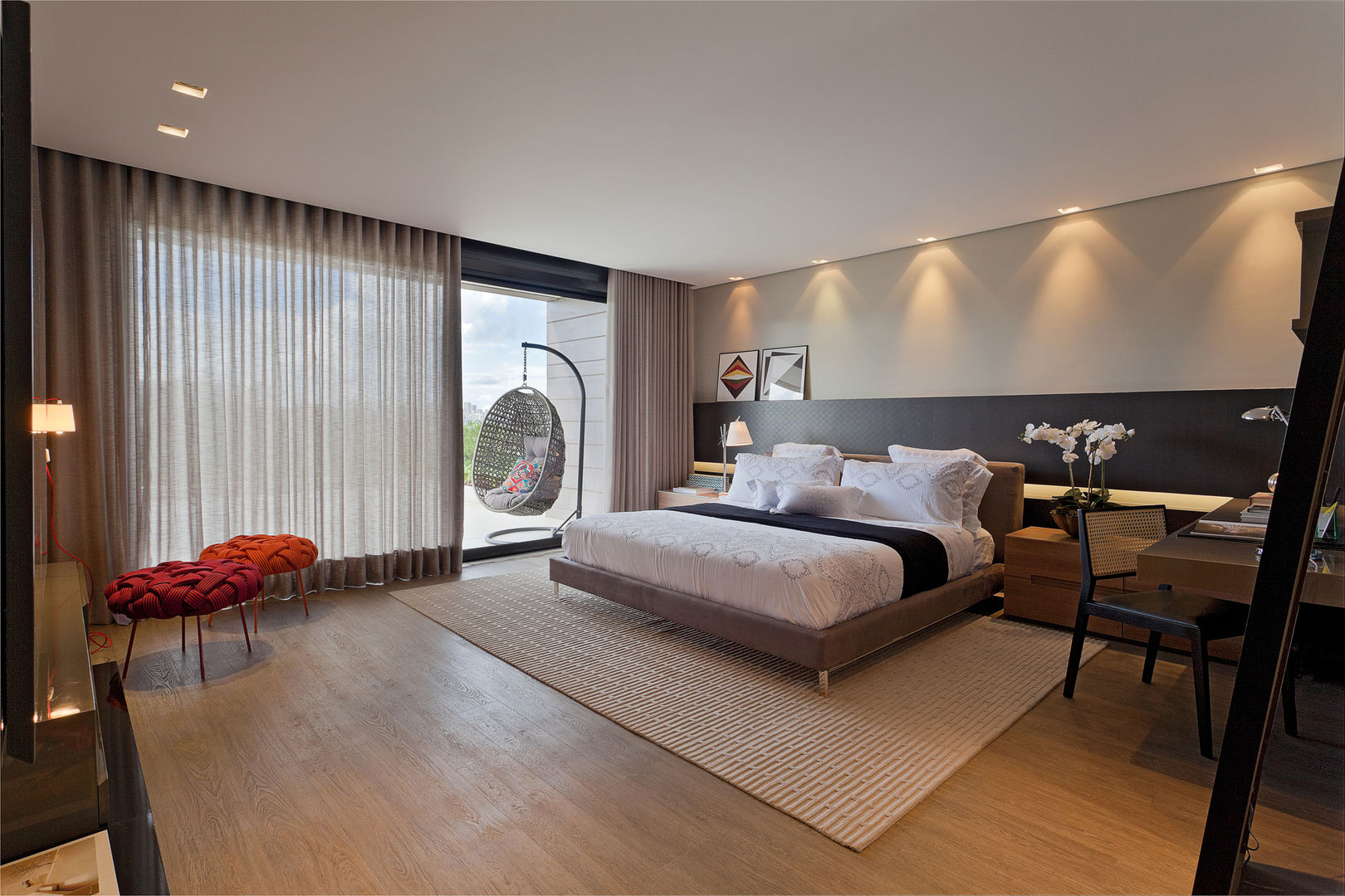 quarto de casal com sacada