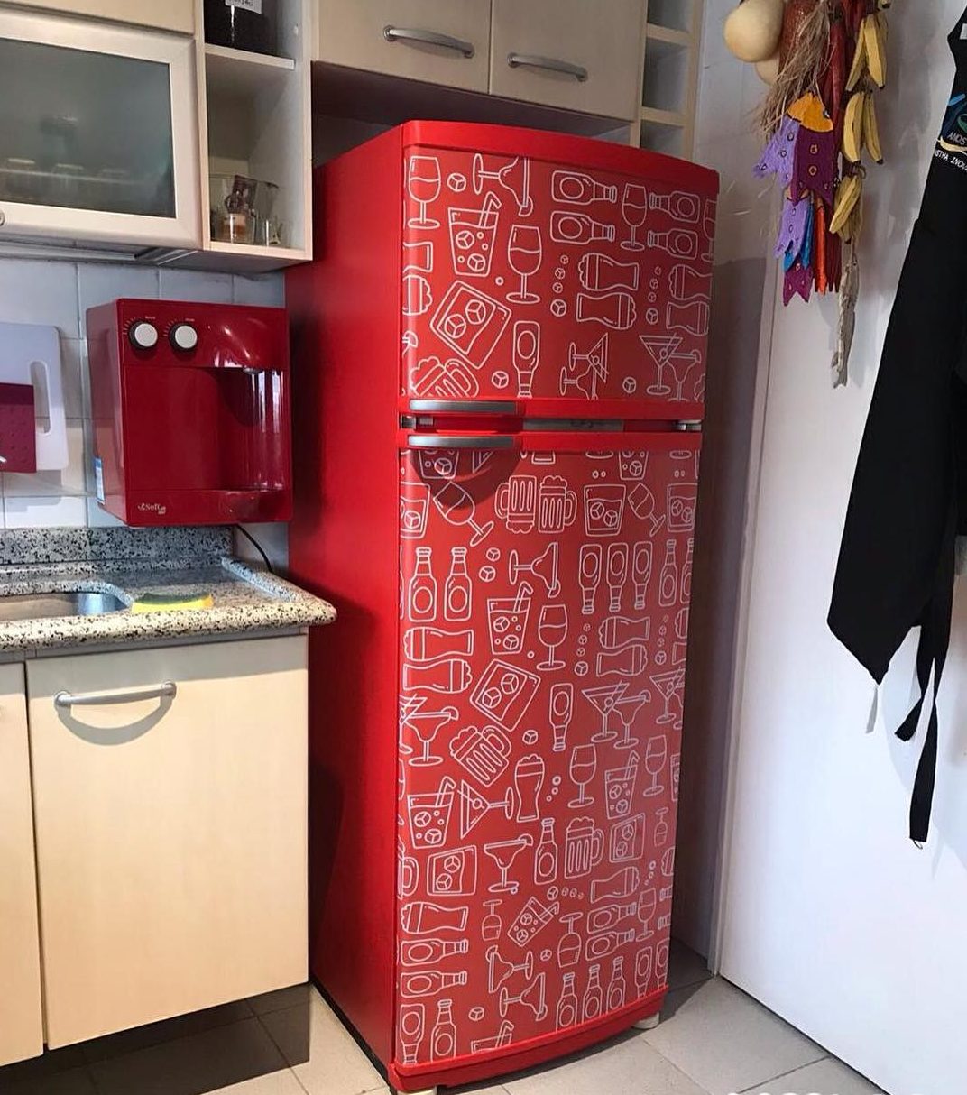 renovar geladeira antiga com adesivo