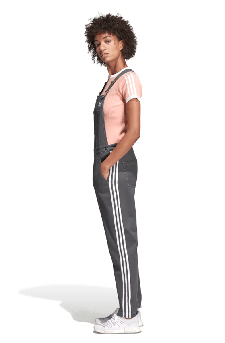 macacão adidas adicolour
