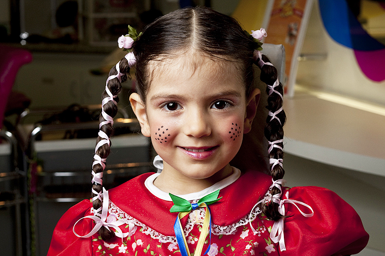 tutorial maquiagem caipira infantil