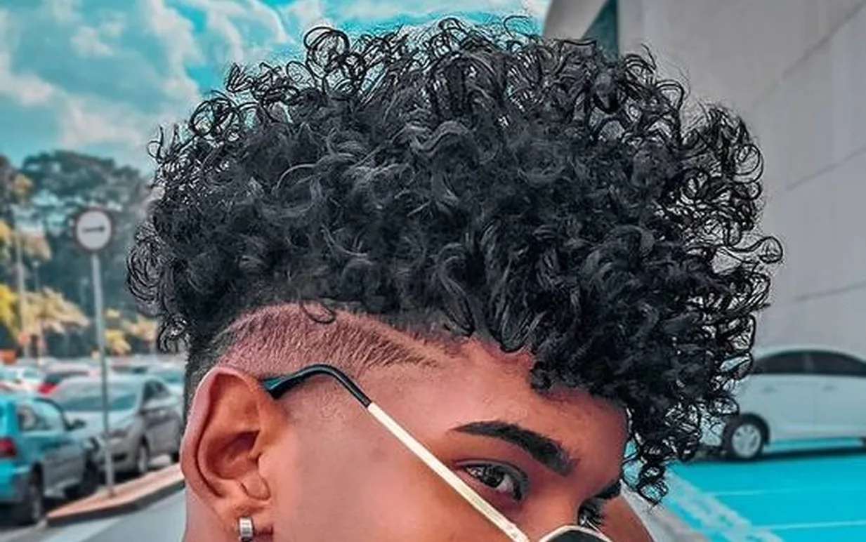 corte masculino cacheado rosto redondo