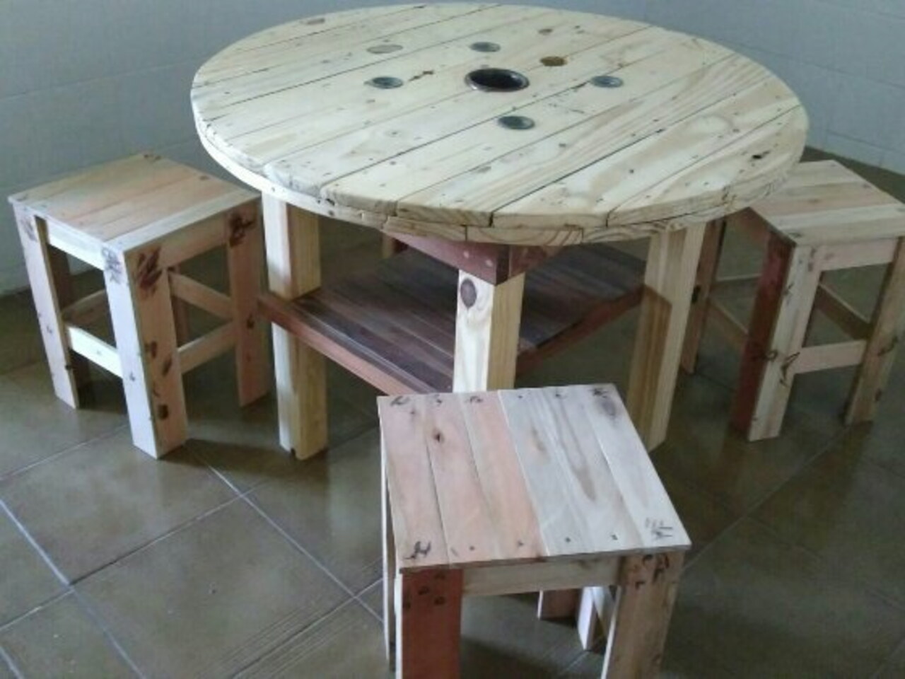 mesa de carretel rústica