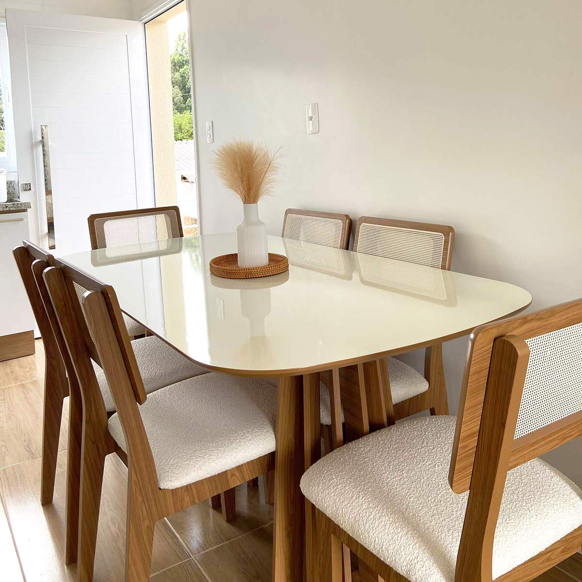 mesa de jantar com tampo de vidro