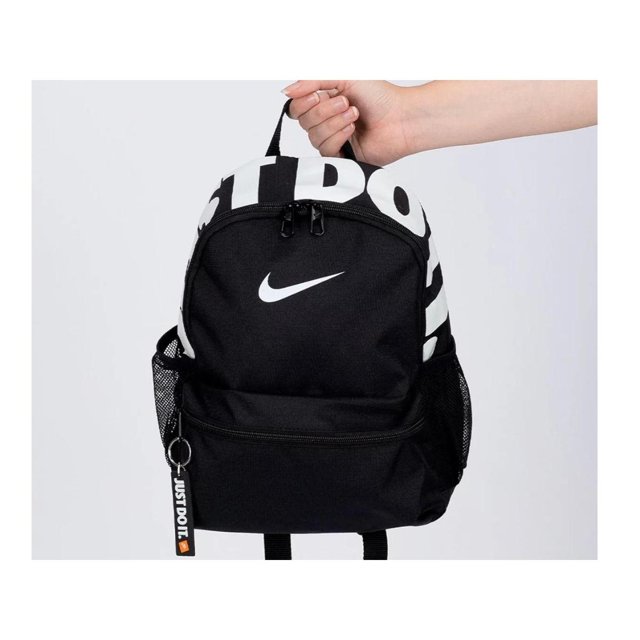 Mochila Nike grande looks