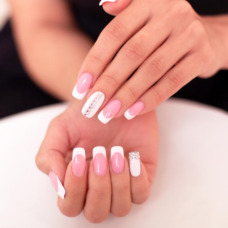 manutenção de unhas postiças