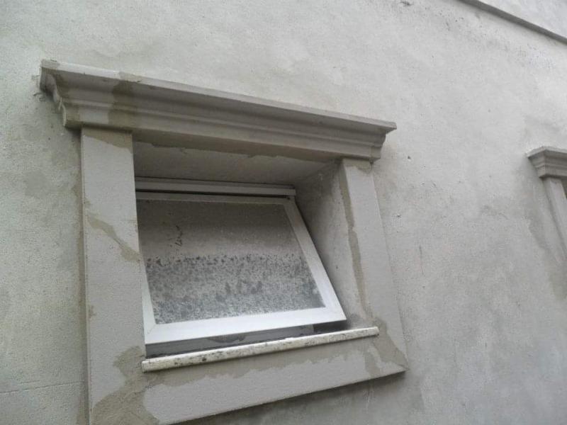 moldura de janela de madeira
