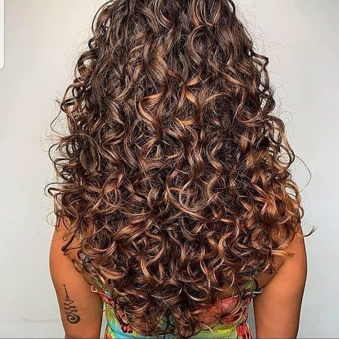 luzes mel cabelo cacheado