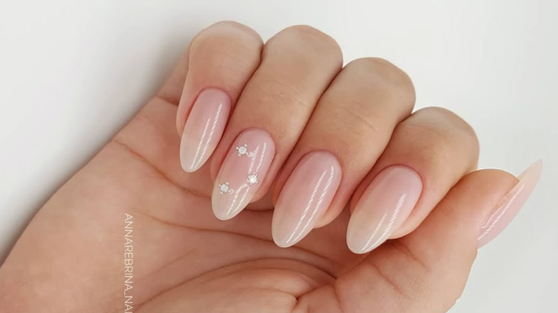 manicure bridal
