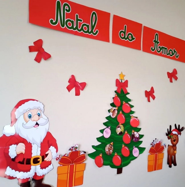 painel de natal em TNT