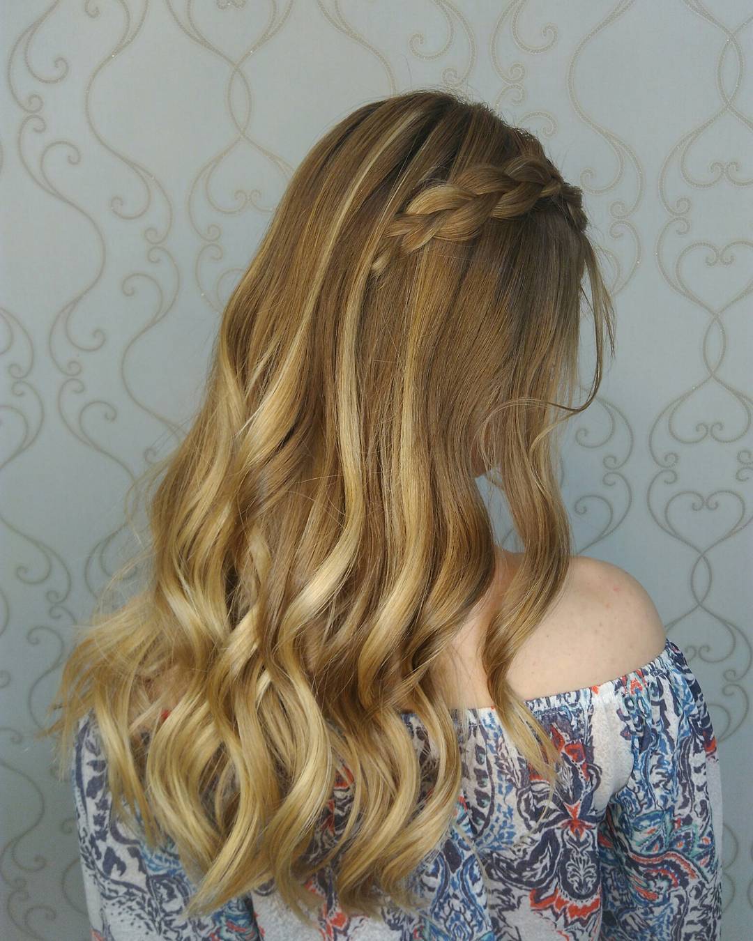 raiz oleosa cabelo longo solto