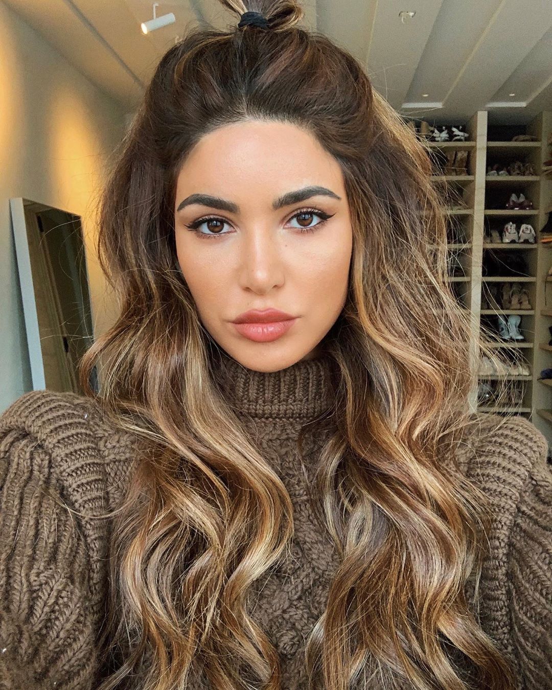 fixar cabelo solto no vento